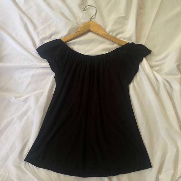 AMERICAN CITY WEAR COLD SHOULDER BLACK TOP - Picture 3 of 3